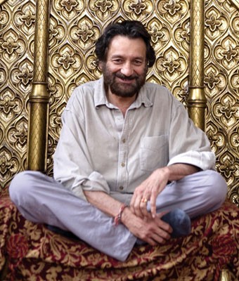 Le réalisateur Shekhar Kapur ("Elizabeth : The GoldenAge") va diriger "Larklight", un film fantastique au budget de 200M$ (suite ci-dessous).