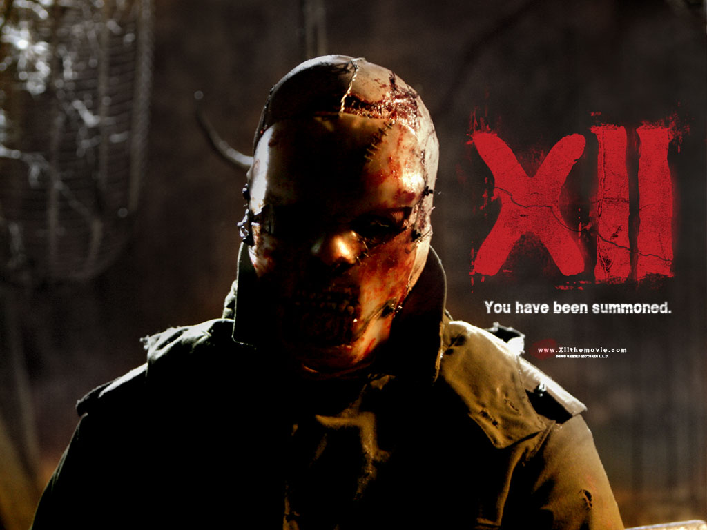 Dans "XII", un homme, injustement condamné à la prison, où  il sera défiguré, va se venger des 11 jurés responsables de son état (voir ci-dessous)