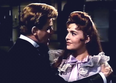 David Peel et Yvonne Monlaur dans "Les Maitresses de Dracula"'
