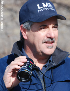 Vedette du "Loup-garou de Londres", David Naughton rempile 27 ans après avec "Brutal Massacre : A Comedy" "(voir ci-dessous).