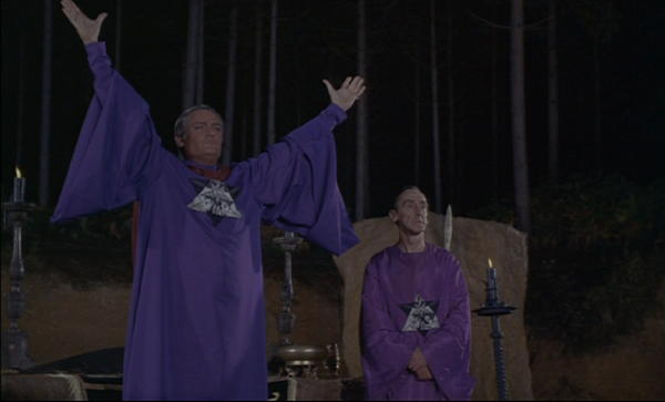 DES VIERGES POUR SATAN