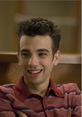 Adapté du court-métrage éponyme coréalisé par Seth Rogen et Evan Goldberg, la comédie de SF "Jay and Seth vs Apocalypse" sera produite par Mandate Pictures. Deux amis y sont confrontés à l'Apocalypse...