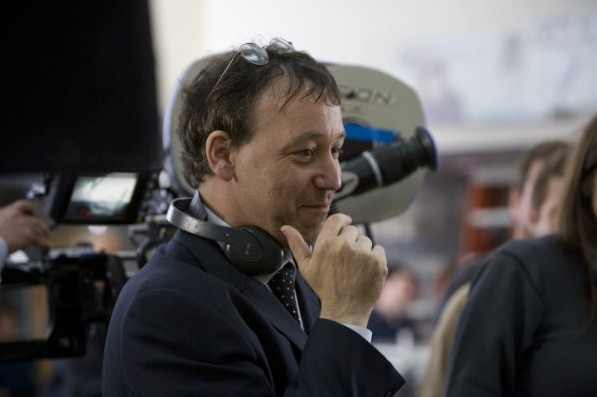 Attendu par tous ses fans, le nouveau Sam Raimi, "Jusqu'en enfer," voit son héroïne victime d'une malédiction, qui transformera sa vie en cauchemar, hantée par un esprit démoniaque. Elle demandera alors secours auprès d'un voyant...