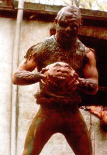 Lloyd Kaufman, fondateur et directeur de Troma, prévoie un 5e film de la franchise-culte "Toxic Avenger" (suite ci-dessous)
