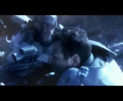 ....tandis que la  seconde (notre photo), "The Tenches",  produite par Stage 9 de Disney, penche visiblement vers  "Starship  Troopers". Le cinéma reste donc encore la source  d'inspiration des  nouveaux formats digitaux...