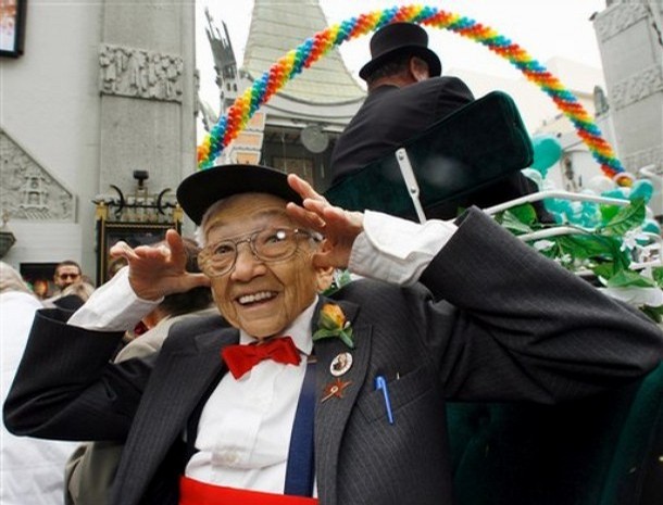 Mickey Carroll, le dernier Munchkin du "Magicien d'Oz" de 1939 est mort dans son sommeil le 7 mai dernier à l'âge de 89 ans.....