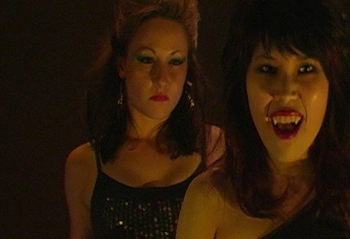 "Monster from the Bikini Beach", un film de SF et d'action décrivant les aventures des pirates de l'espace les plus sexy de la galaxie, lesquelles atterrissent sur un monde inconnu, une planète des tempêtes peuplée de monstres....