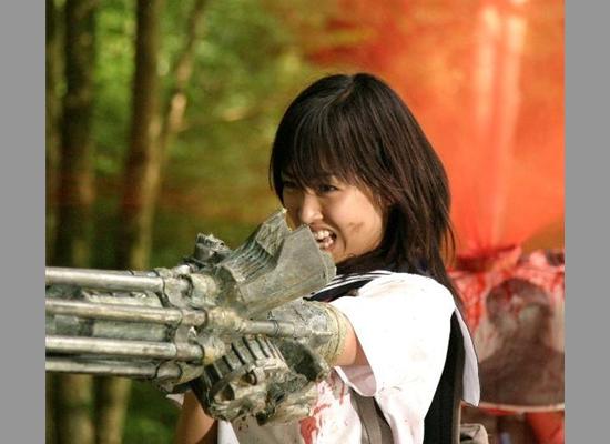 Le studio japonais Nikkatsu (productrice dans les années 60 de keiju-eiga tel "Gappa, the Triphibian Monster") va créer un label gore, Sushi Typhoon (suite ci-dessous)