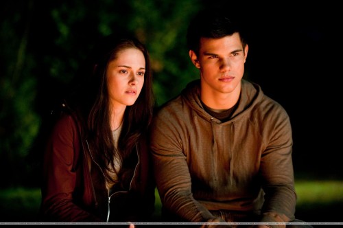 Twilight - Chapitre 3 : Hésitation (photos en HD sur notre nouveau site !)