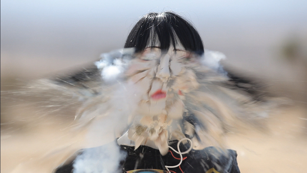 Un road-movie destroy : RUBBER ! (voir ci-dessous)