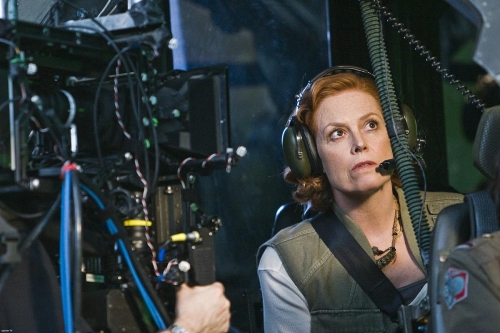 SIGOURNEY WEAVER de retour dans AVATAR 2 (voir ci-dessous)