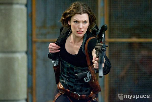 Premier épisode de la série tourné en relief, "Resident : Afterlife", à nouveau signé Paul W.S. Anderson, voit Milla Jovovich affronter les zombies à Los Angeles, cette fois. Le film sortira le 10 septembre 2010 aux USA.