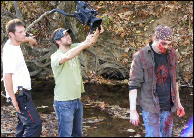 Petite  série B produite, financée, écrite, montée et réalisée par Neeley Lawson, "Broken Springs" est un nouveau zombie picture (voir ci-dessous)