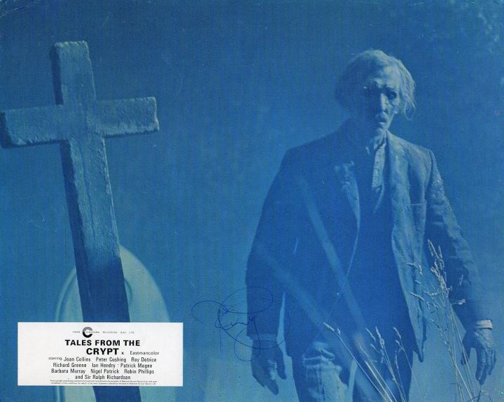 "Histoires d'outre-tombe"' ("Tales from the Crypt", 1972) de Freddie Francis. Peter Cushing reçut à cette occasion le Prix d'interprétation au Festival 1973 de Paris du Film Fantastique et de SF.