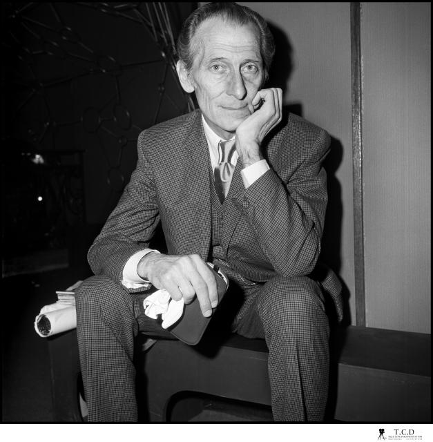 Peter Cushing, invité d'honneur du Festival International de Paris du Film Fantastique et de Science-Fiction, en 1974.