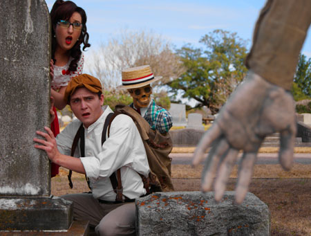 .... et tournée localement. Rue Morgan, le gardien de nuit du cimetière de Pinewood Oaks, passe ses nuits, avec son copain Herb, un cadavre sans membres, à veiller sur les résidents acariâtres du lieu, zombies, loups-garous et autres démons...