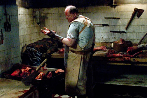 La firme Stage 6 va produire en août le 3e épisode de la franchise "Hostel", que dirigera Scott Spiegel (voir ci-dessous)