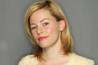 Elizabeth Banks sera la fée Clochette dans "Tink", un film en prises de vue réelle ayant pour vedette la petite amie de Peter Pan, dans un film que produira  Adam Shankman, Jennifer Gibgot et McG pour Disney. Le script est signé Wright Shapiro