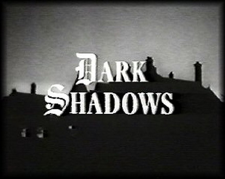 Le tournage de "Dark Shadows" de Tim Burton, adaptation du célèbre feuilleton vampiresque de Dan Curtis, débutera en janvier 2011, le scénariste Seth Grahame-Smith se chargeant de revoir le script de John August.