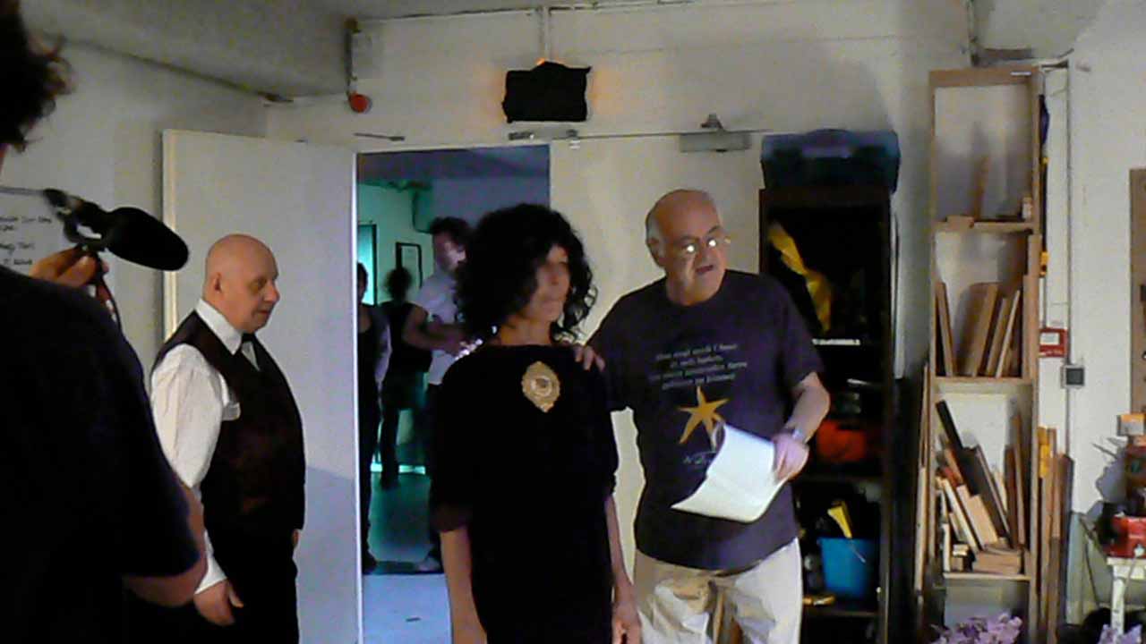 Le comédien Bernard Charnacé (gche) et Jean Rollin sur le tournage du film