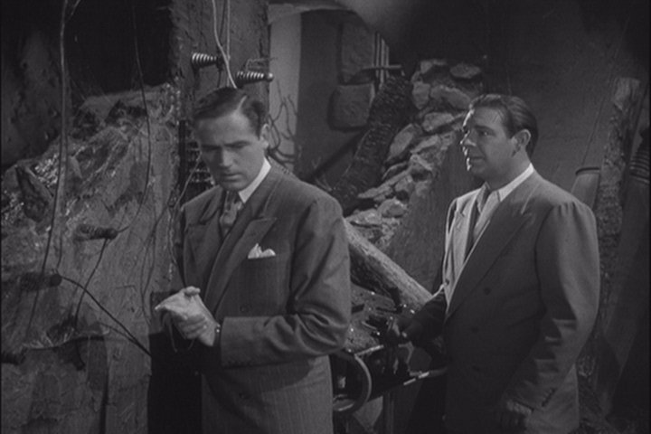 FRANKENSTEIN RENCONTRE LE LOUP-GAROU