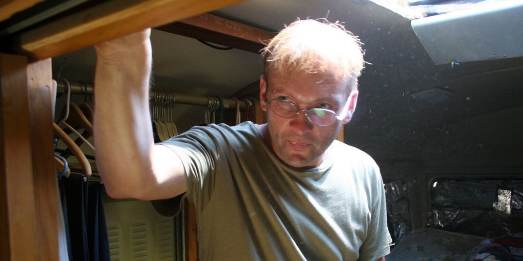 Dans le thriller psychologique "Luster" de l'anglais Adam Mason (Blood River, Devil's Chair), Thomas Luster, un businessman perturbé, doit affronter, tel le Dr. Jekyll, son double maléfique, l'incitant à tuer...(voir ci-dessous)