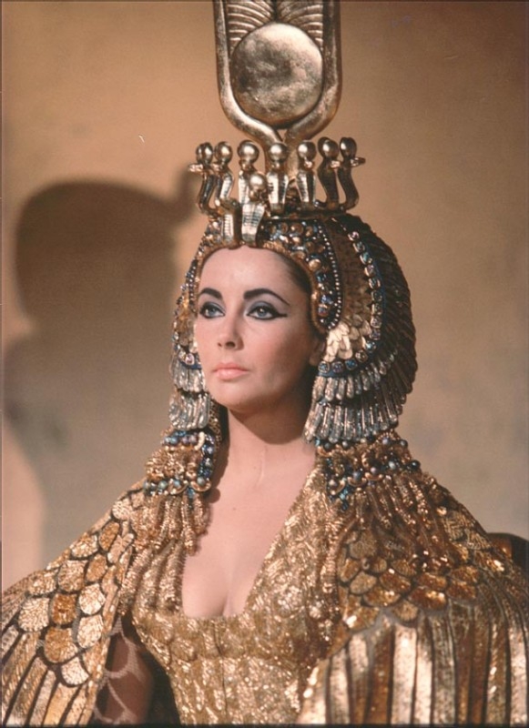 Elizabeth TAYLOR vient de décéder  à l'âge de 79 ans. RIP