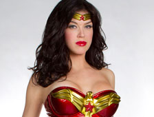 Suite aux réactions négatives à la vision du "pilote", NBC a décidé de stopper la série "Wonder Woman", produite par la Warner et où Adreianne Palicki incarnait le rôle-titre aux côtés d'Elizabeth Hurley et Cary Elwes.