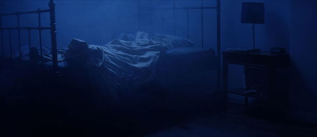 "Under the Bed", décrit comme un hommage aux productions Amblin de Spielberg telles "Poltergeist,  est le nouveau film du jeune Steven C. Miller (Automaton Transfusion, Scream of the Banshee).