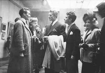 Vernissage aux côtés de Mistinguett et Georges Marchall. Paris, 1944