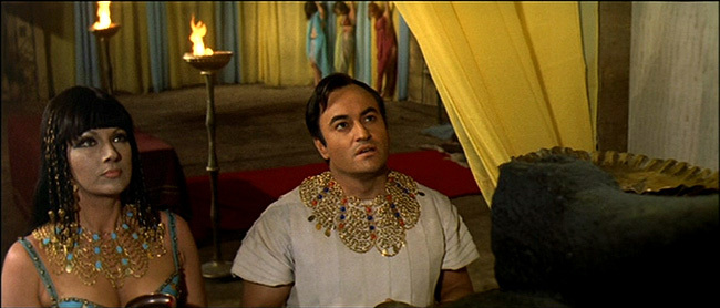 La venganza de la momia (1973). Réal.: Carlos Aured. Scen.: Paul Naschy.