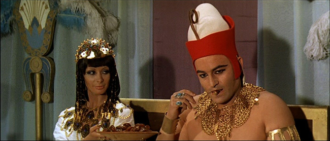 La venganza de la momia (1973). Réal.: Carlos Aured. Scen.: Paul Naschy.