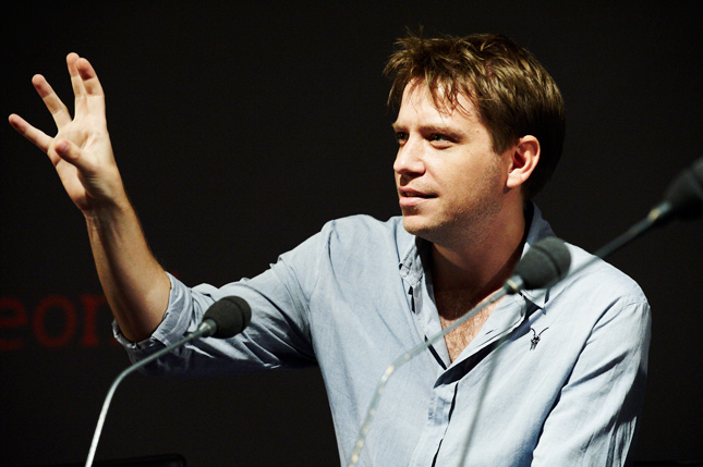 Aprés "Godzilla", en le prochain film de Gareth Edwards ("Monsters") pourrait être un "Star Wars version robots" ! (voir ci-dessous)