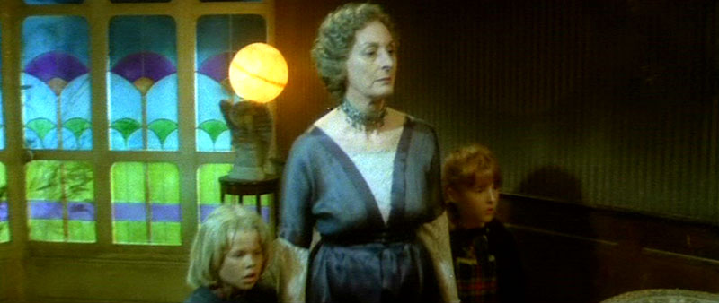 LA MAISON PRES DU CIMETIERRE