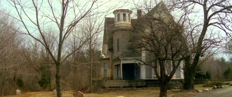 LA MAISON PRES DU CIMETIERRE