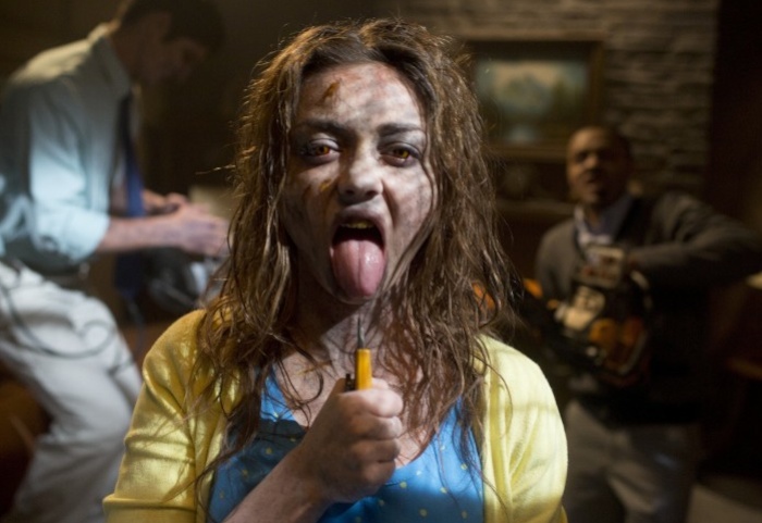 "Scary Movie 5" ne se prive pas de parodier une scène-clé du remake d'"Evil Dead" !
