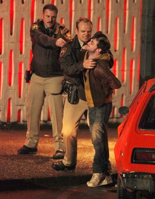 ... Et se découvre un pouvoir bien pratique : forcer tout un chacun à lui confesser ses péchés. Il s’en sert alors pour trouver le véritable meurtrier de sa belle.