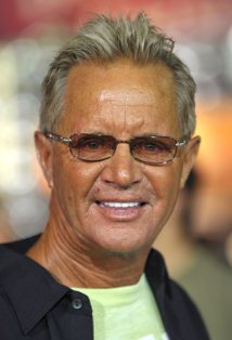 Le sympathique réalisateur David R. Ellis (60 ans), auquel on doit des épisodes de "Destination finale" et le fameux "Des serpents dans l'avion", est décédé hier... (voir ci-dessous)