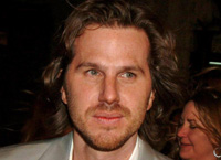 Breck Eisner (le remake en 2010 de "The Crazies"), a signé avec Summit Entertainment pour diriger le film d'action surnaturel "The Last Witch Hunter"  (voir ci-dessous)