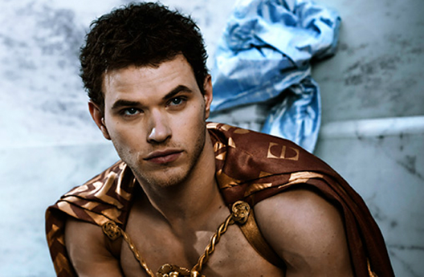 Renny Harlin a trouvé son Hercule en la personne de Kellan Lutz, l'un des seconds rôles les plus populaires de la saga "Twilight", où il interprète Emmett Cullen, le frère d'Edward (Robert Pattinson)(voir ci-dessous)