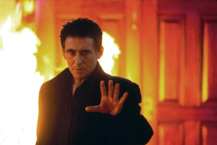 Gabriel Byrne, Sarah Hyland, Joely Richardson et Dominic Sherwood  se joignent au casting de "Vampire Academy : Blood Sisters" de Mark Waters (voir ci-dessous)