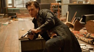 Noah Segan (photo) est la co-vedette du thriller post-apocalyptique "Hot", actuellement en tournage à Los Angeles (voir ci-dessous).