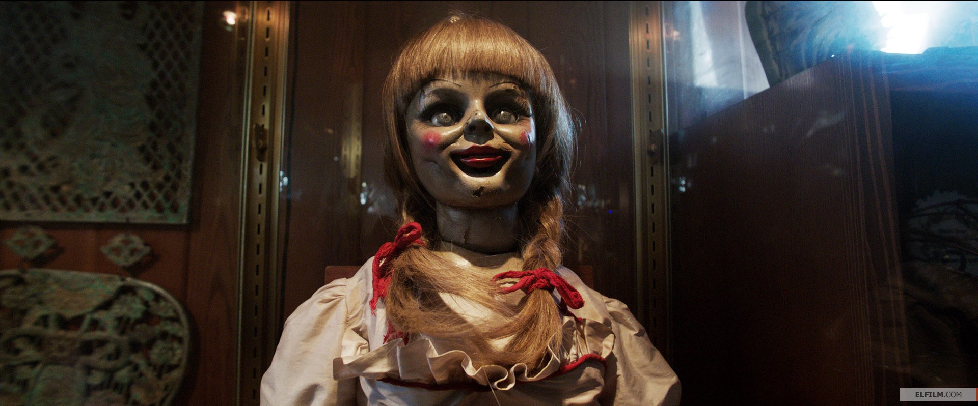 John R. Leonetti (Mortal Kmbat : Annihilation, L'Effet papillon 2) est en préproduction sur "Annabelle" (voir ci-dessous)