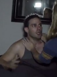 Distribué le 25 mars prochain outre-Atlantique, "Happy Camp", dont les producteurs exécutifs sont Drew Barrymore et le comédien, Josh Anthony, qui signe ici sa première réalisation, est un nouveau documenteur (voir ci-dessous).