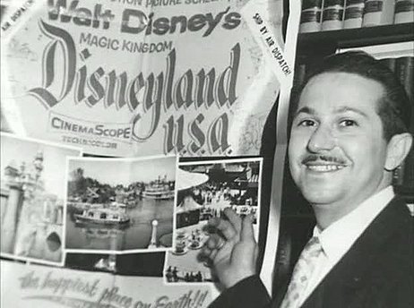 Légendaire producteur et distributeur américain, surnommé le "roi de la sexploitation", dont il était le pionnier, Harry H. Novak (85 ans) est décédé le 26 mars dernier (voir ci-dessous).