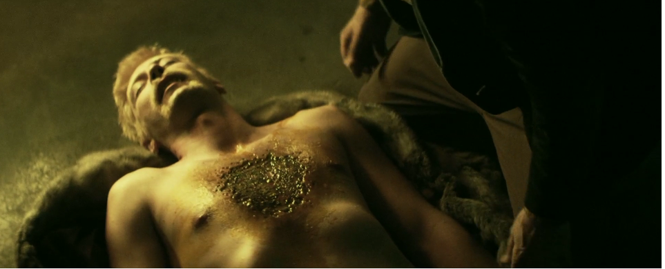 Sorti cet été en Grèce, "Norviyia" ("Norway"), écrit et réalisé par Yannis Veslemes, qui en a également signé la b.o., se situe en 1984, où le vampire Zano arrive à Athènes, en quête de plaisirs (voir ci-dessous)