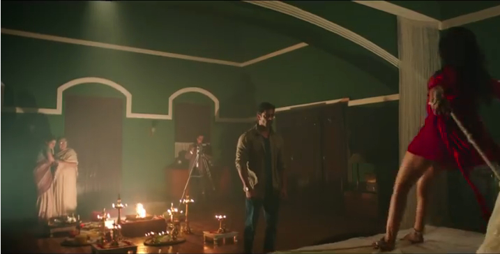 "Alone", distribué le 16 janvier en Inde, est le nouveau film d'horreur de Bhustan Patel... (voir ci-dessous)