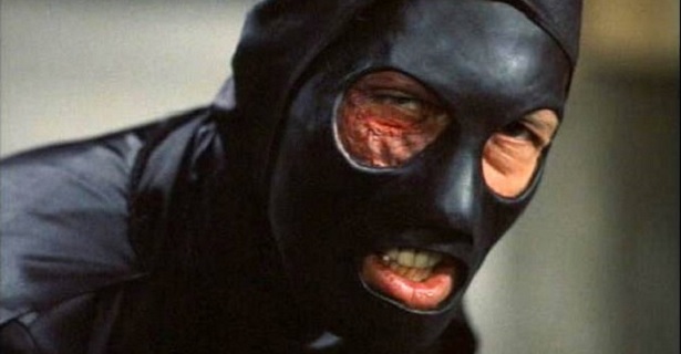 Un nouveau remake, mais cette fois produit par Roger Corman, de LA COURSE A LA MORT DE L AN 200 est en cours au Pérou….  Voir ci-dessous