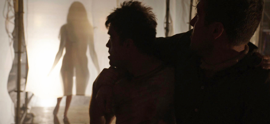 SIREN de Gregg Bishop, qui met en scène une dangereuse succube, sortira en décembre aux USA…