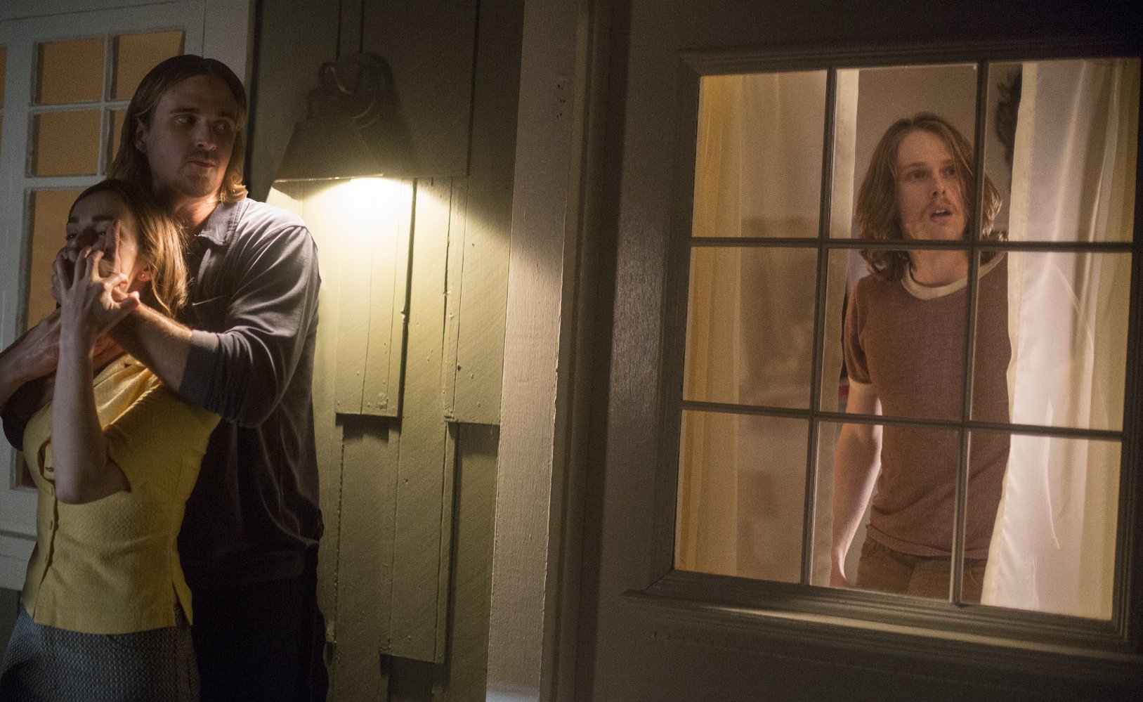 L’auteur de « Annabelle » a signé le thriller d’horreur « The Wolves at the Door », inspiré par l’assassinat de Sharon Tate par la famille Manson…